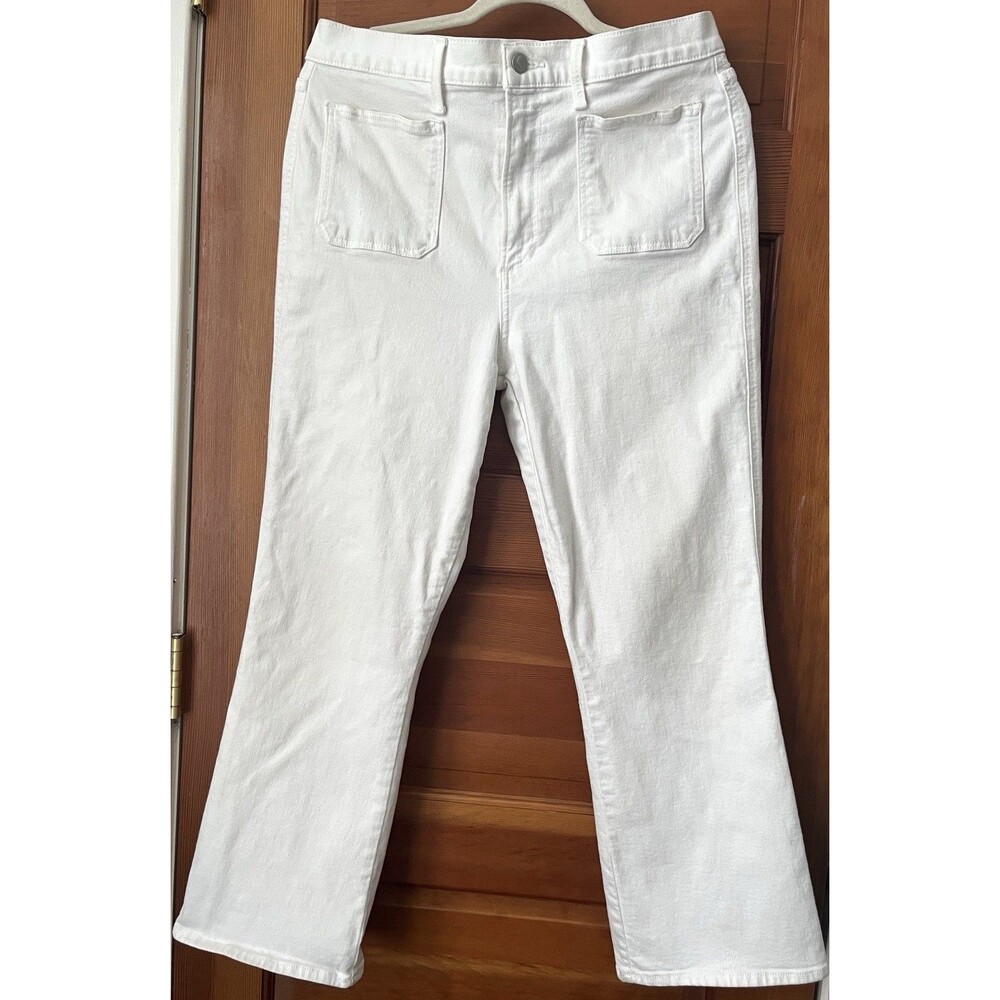 Joe’s Jeans High Rise White Straight Crop Size 32 Minimal Chic Patch Pockets